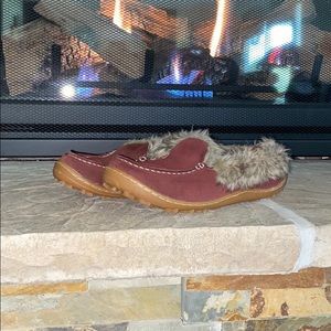 Columbia woman 8.5 slippers